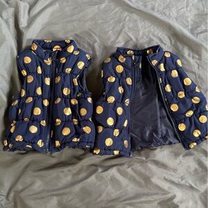 Bundle of two Puffer Vest 2T for twins